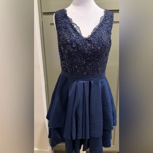 Elegant Navy Blue Dress - Picture 2 of 8